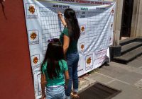 Inician consulta ciudadana, en Plaza Lerdo, sobre la eliminación del cambio de horario de verano.