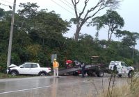 Tres accidentes automovilísticos en el boluverd Xalapa-Coatepec, en donde participaron 2 camionetas y un taxi